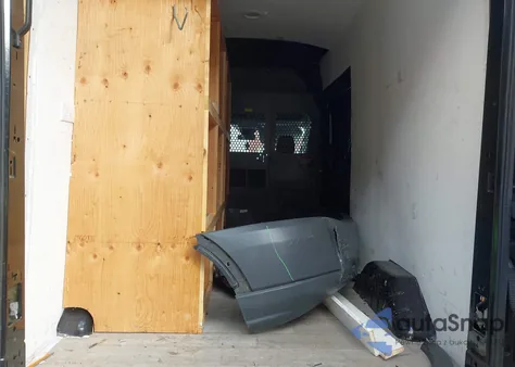 2015 Ford Transit-250 z USA, uszkodzony, nr VIN 1FTYR2XM7FKA87311